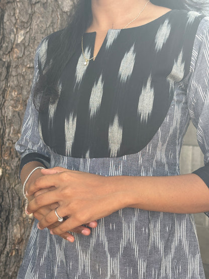 Black and grey ikat set