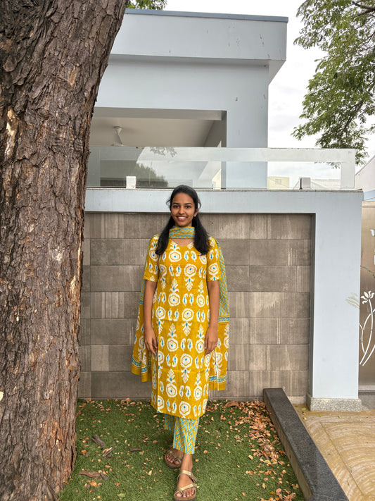 Yellow cotton suit sets