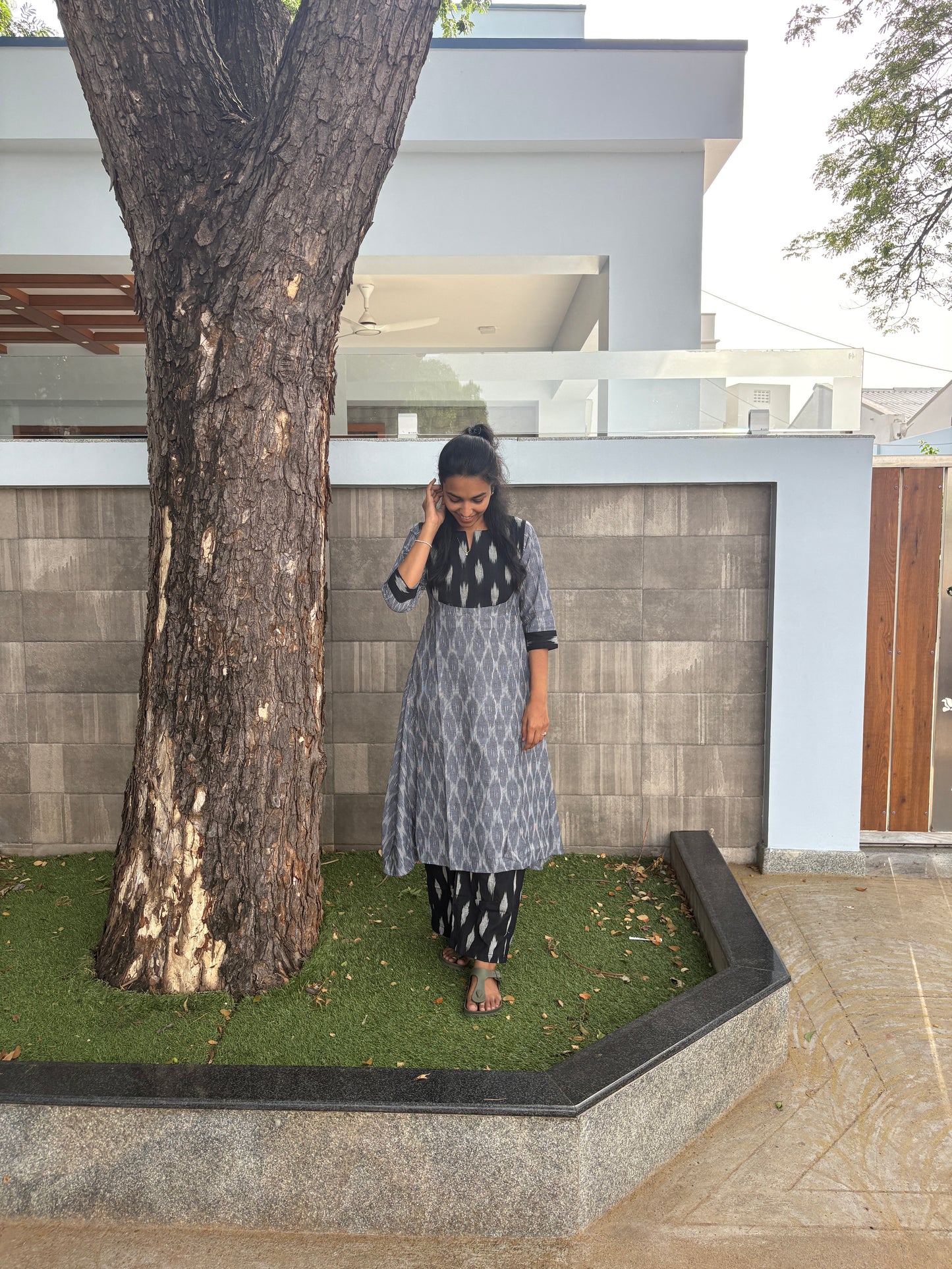 Black and grey ikat set