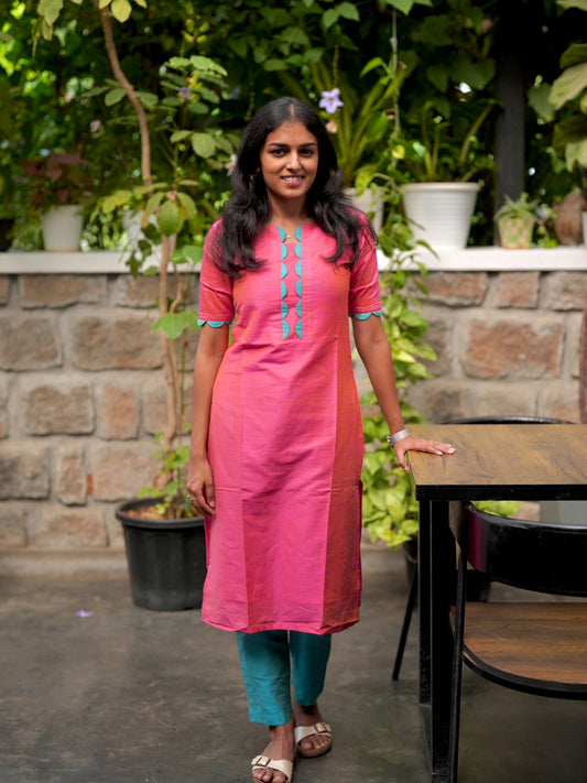 Pink and blue scallop set