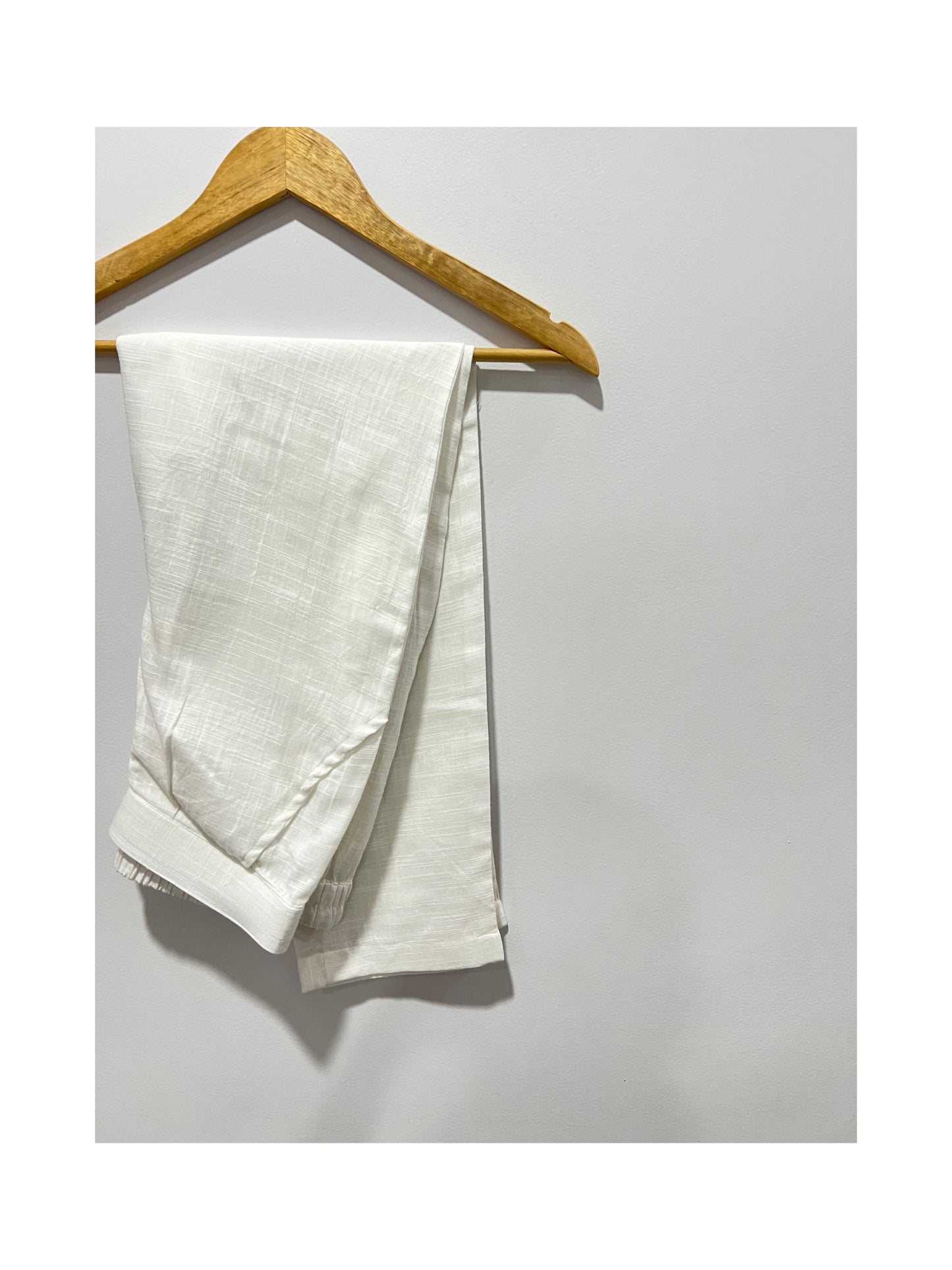 White straight cut pant