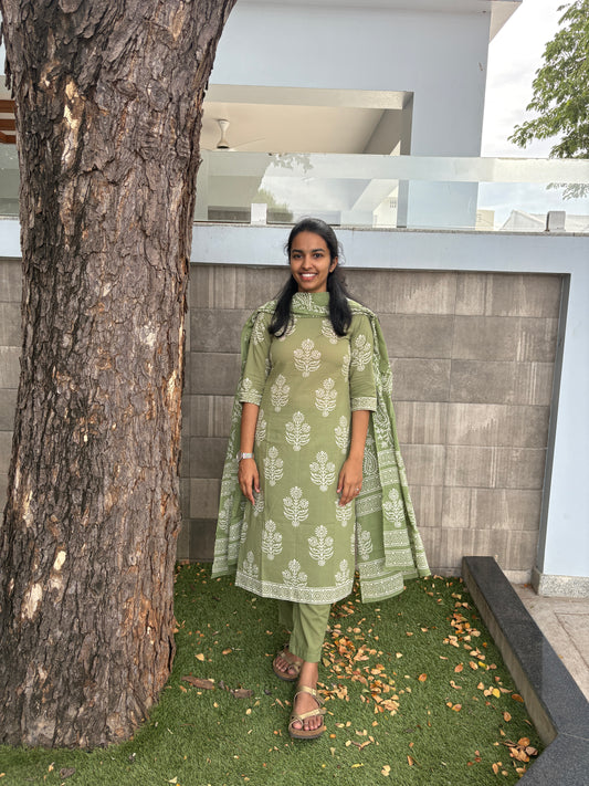 Green suit set