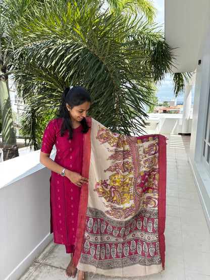 Pink colour premium suit set