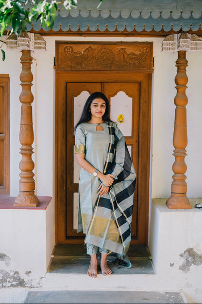 Dusky grace kurti set